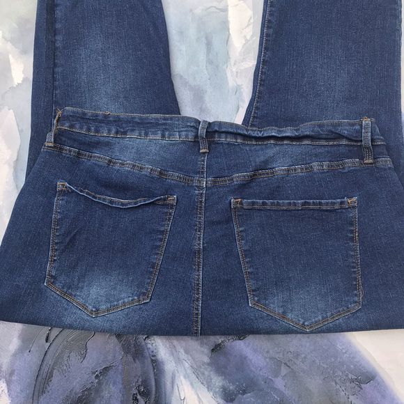 Rue 21 Womens Plus Size 24 Tapered Stretchy Denim Comfort Lightweight Blue Jeans - Picture 9 of 9